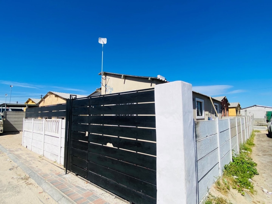 3 Bedroom Property for Sale in Kuyasa Western Cape